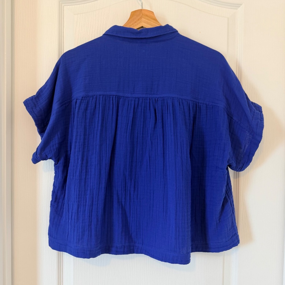 Old Navy Blue Gauze Button Down Shirt Short Sleeve Boxy Crop Top Medium - Picture 5 of 8